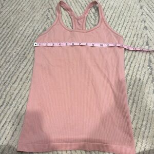 Lululemon size 4(?) ribbed tank with built in bra